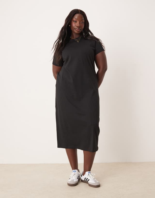 jersey t shirt dress plus size New Look Curve tshirt midi in black finish:Multi