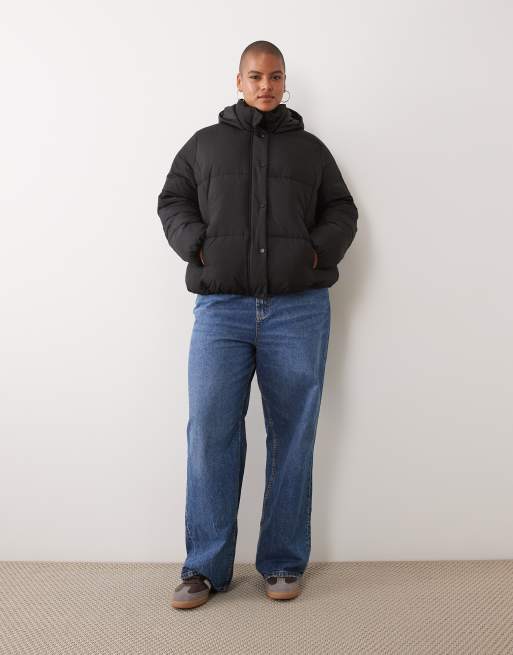 New Look Curve korte pufferjas in zwart, 2 van 4