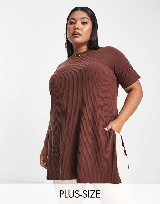 New Look Curve - Lang T-shirt met zijsplit in bruin