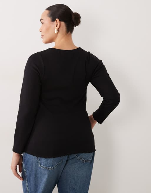 New Look Curve lettuce edge long sleeve top in black, 4 of 4