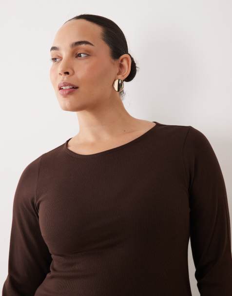 New Look Curve lettuce edge long sleeve top in dark brown - view 1