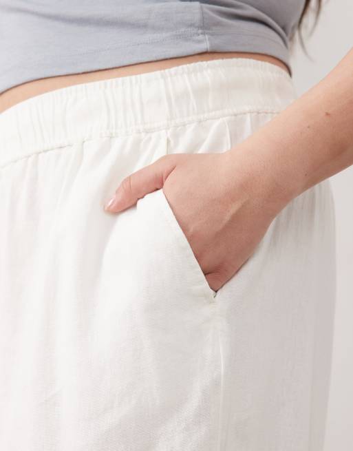 New Look Curve linen blend wide leg trousers in white, 3 of 5