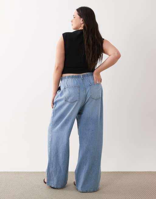 New Look Curve – Ljusblå jeans i dra på-modell med vida ben, 2 av 5