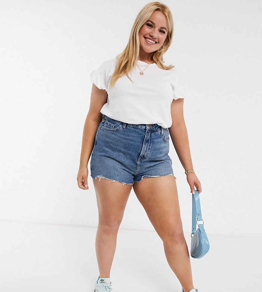 New Look Curve – Mellanblå jeansshorts i mom-modell