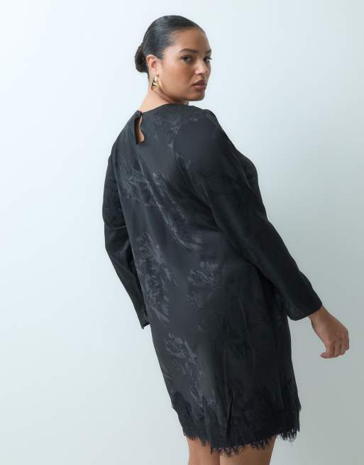 New Look Curve mini dress jacquard nera con maniche lunghe svasate e profili in pizzo, 4 di 4
