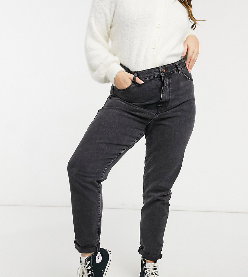 Plus-size jeans by New Look Wear wash repeat High rise Belt loops Five pockets Straight fit Regular on the waist