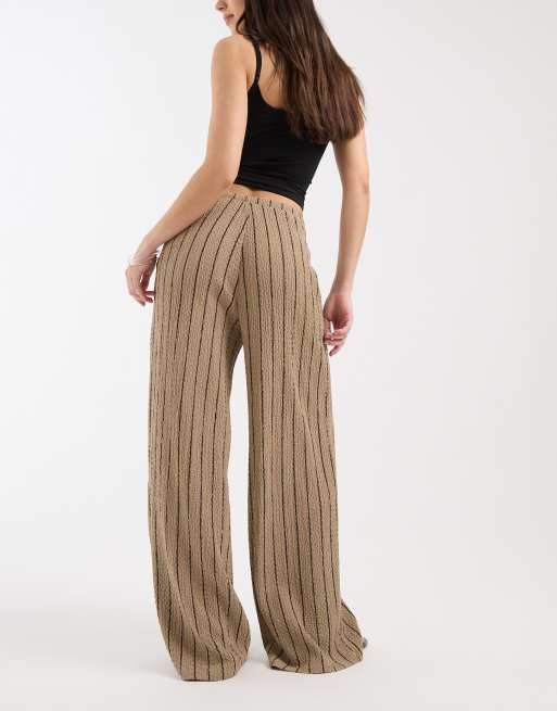 New Look Curve - Pantaloni con fondo ampio testurizzati a righe marroni, 5 di 5