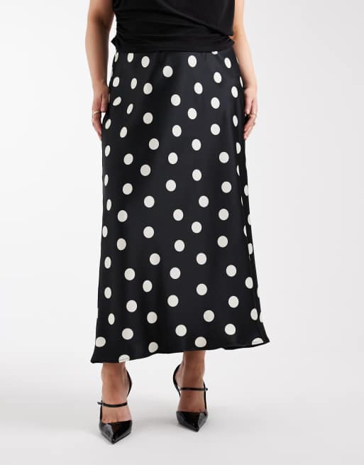 New Look Curve polka dot satin bias midi skirt in black, 2 of 5