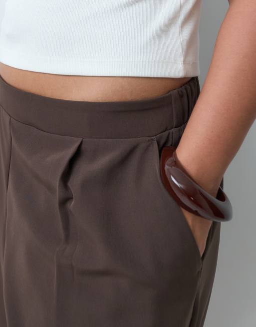 New Look Curve pull on wide leg trousers in dark brown, 5 of 5