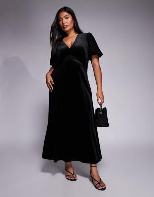 New Look Curve - Samt-Midikleid in Schwarz mit Spitzenborte