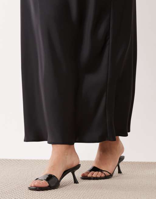 New Look Curve satin bias midi skirt in black, 3 of 5