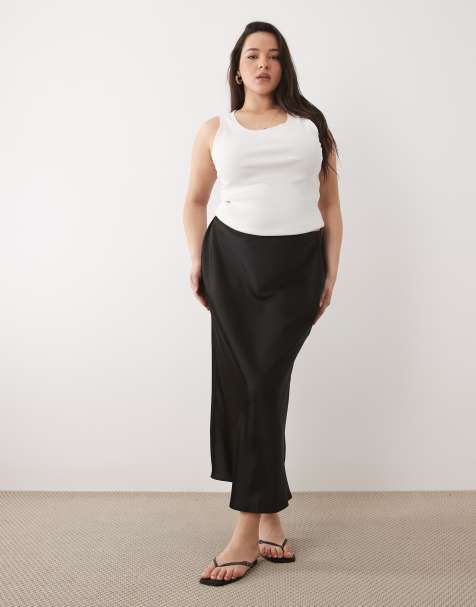 New Look Curve satin bias midi skirt in black - view 1