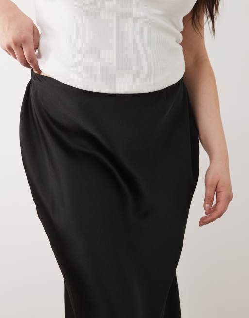 New Look Curve satin bias midi skirt in black, 3 of 5