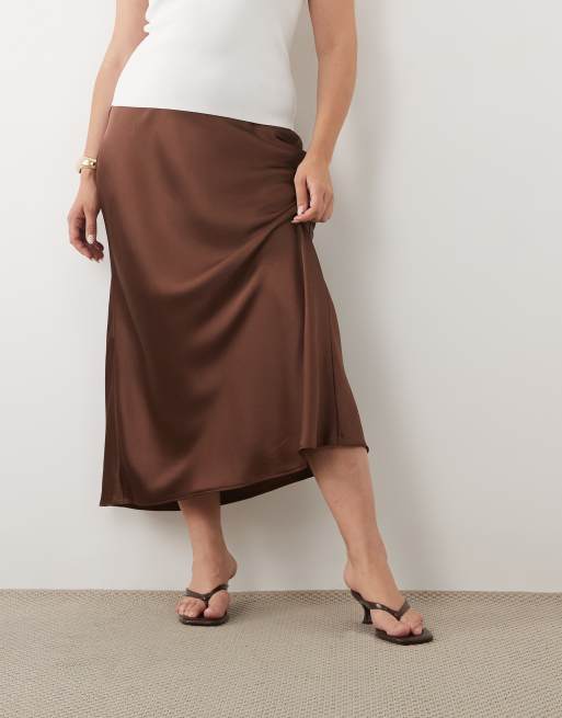 New Look Curve satin bias midi skirt in brown, 2 of 5
