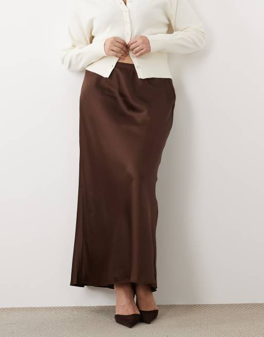 New Look Curve satin bias midi skirt in brown, 3 of 5