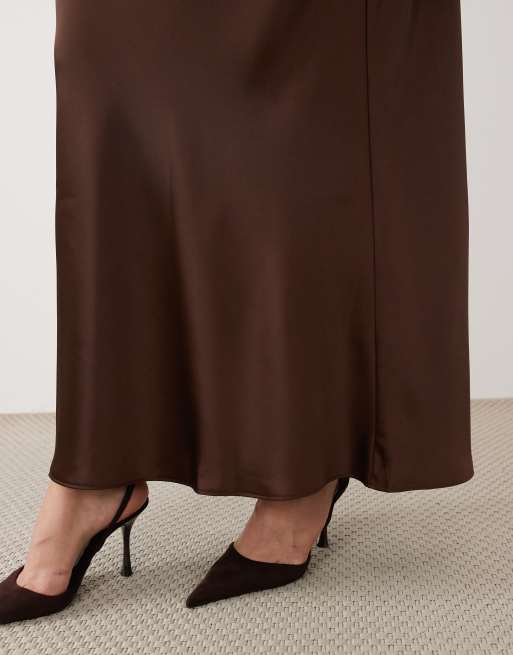 New Look Curve satin bias midi skirt in brown, 4 of 5