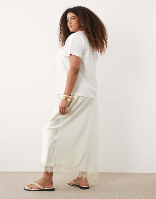 New Look Curve satin lace trim midi skirt in cream, 5 of 5