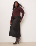 [New Look Plus] New Look Curve satin midi bias skirt in black 24 Black