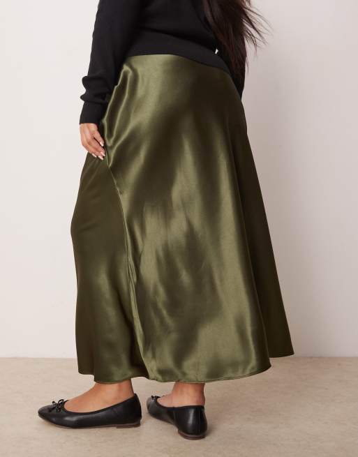 New Look Curve satin midi bias skirt in khaki, 4 of 5