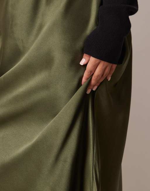 New Look Curve satin midi bias skirt in khaki, 5 of 5
