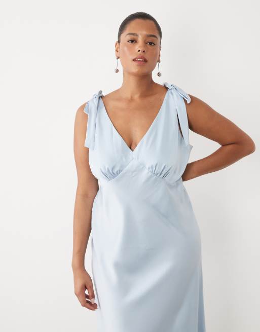 New Look Curve – Satin-Midikleid in Hellblau mit gebundenen Trägern, 2 von 4