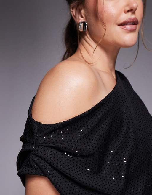 New Look Curve sequin scoop neck top in black, 2 of 4