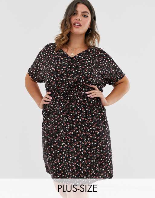 New Look Curve shirred waist dress in ditsy floral | ASOS