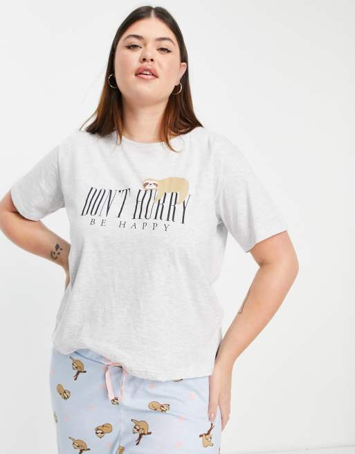 New Look Curve sloth print pyjama tee and jogger set in light grey