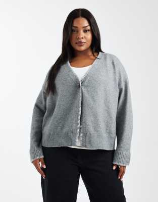 New Look Curve - Strickjacke in Grau mit Zierstreifen