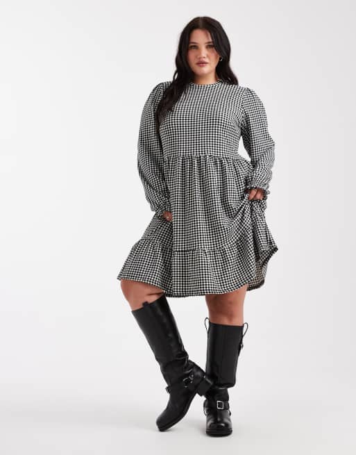 New Look Curve – Svart, panelsydd miniklänning med smock och ginghamrutigt mönster, 3 av 4