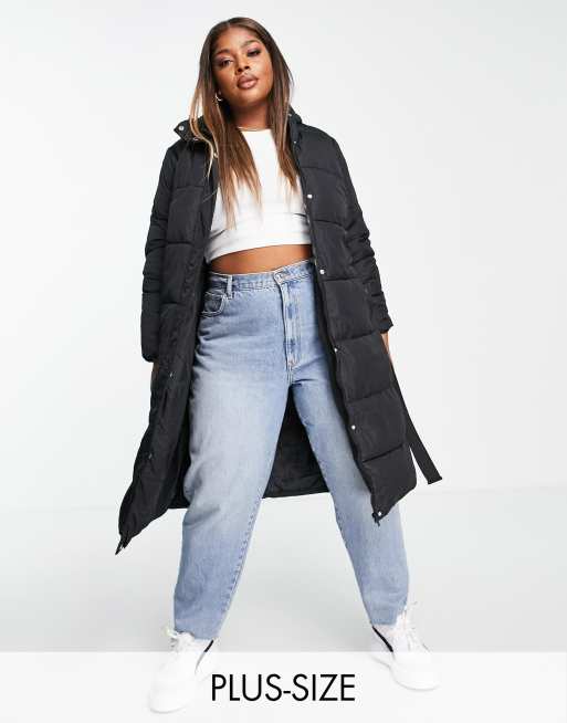 New Look Curve – Svart, vadderad jacka med skärp