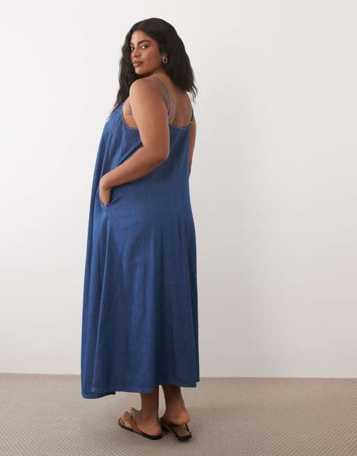 New Look Curve trapeze denim midaxi dress in mid blue, 4 of 4