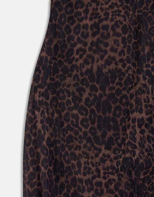 New Look Curve vestito midi in mesh arricciato con stampa leopardata marrone, 7 di 8