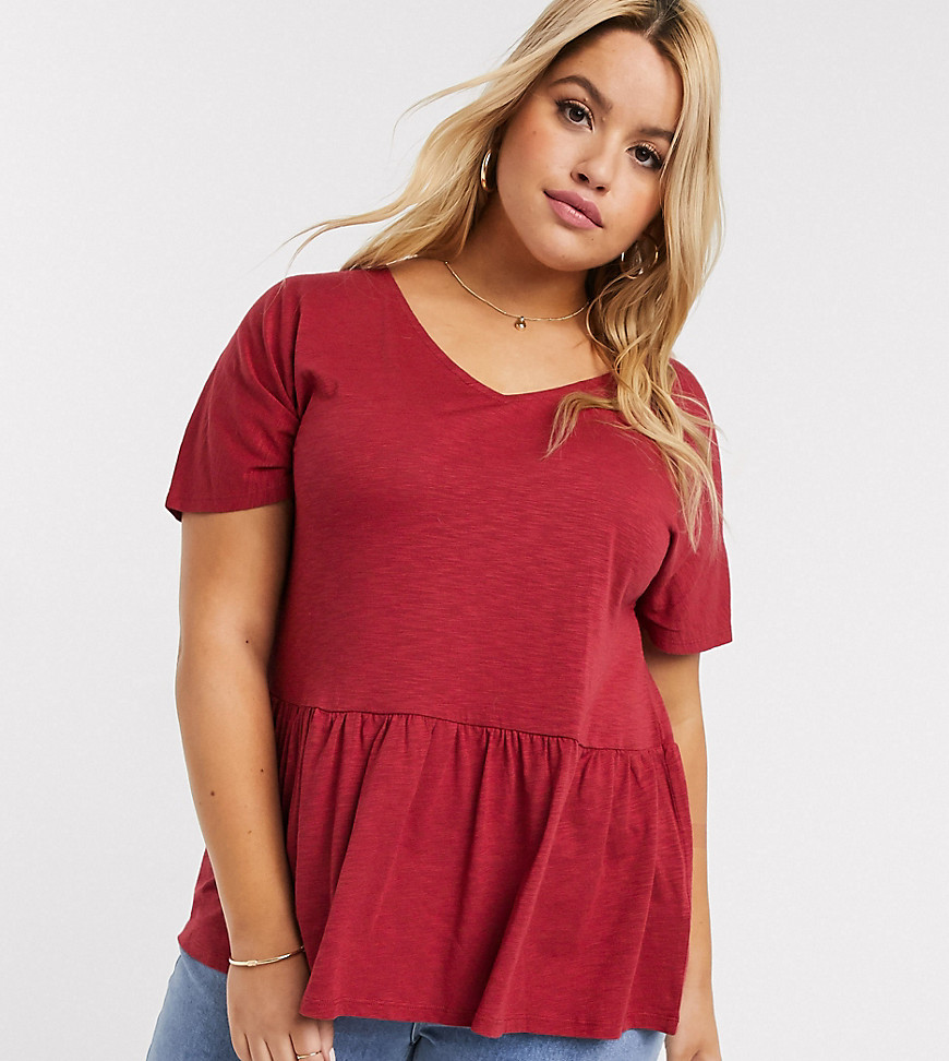 New Look Curve – Vinröd t-shirt med v-ringning och peplum