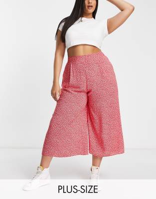 red capri pants plus size