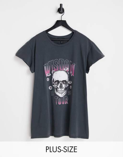 New Look Curve wisdom skull acid wash boyfriend tee in grey