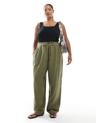New Look Curve - Zweilagige Hose in Khaki mit weitem Bein-Grün