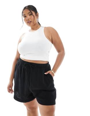 New Look Curve - Zweilagige Shorts in Schwarz