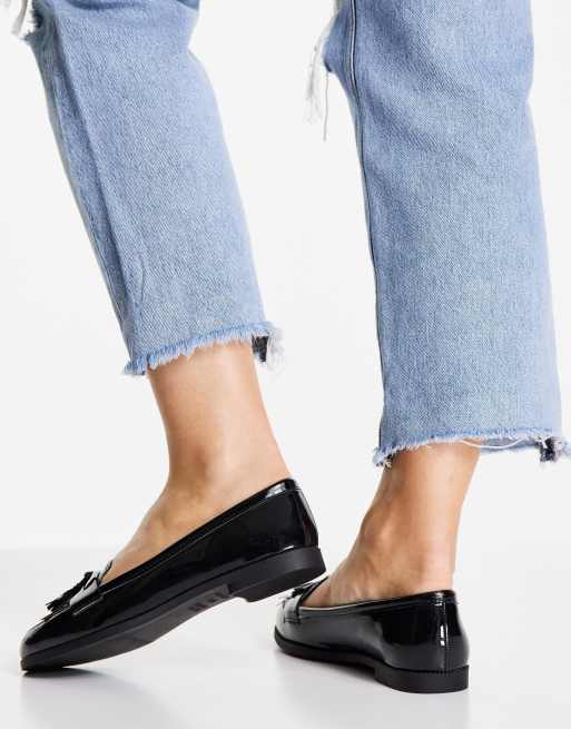 New Look – czarne lakierowane loafersy z frędzlami, 3 z 4