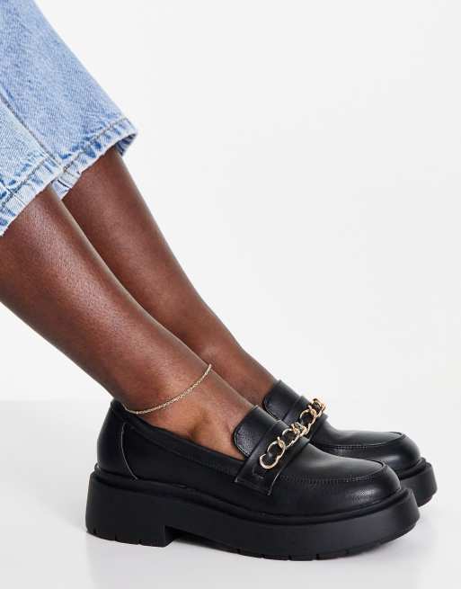 New Look – Czarne loafersy na grubej podeszwie z ozdobnym łańcuszkiem