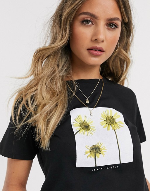 New Look daisy holographic tee in black