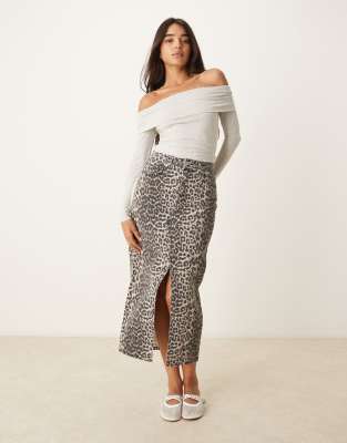 New Look denim midi skirt in leopard print-Brown