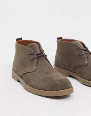 desert boots look