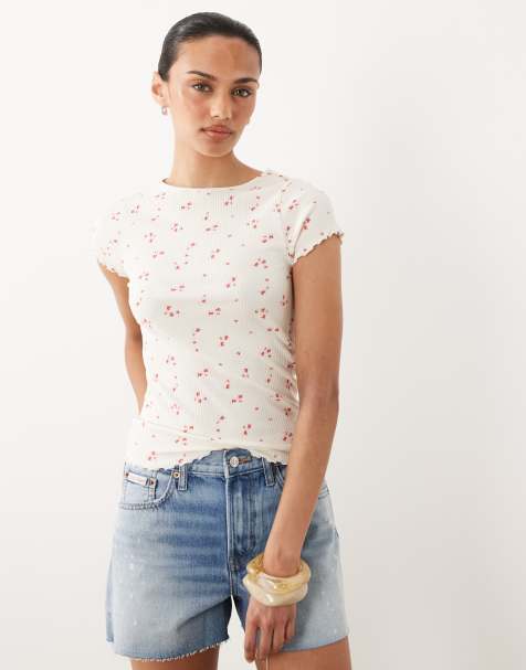 New Look ditsy lettuce edge babylock tee in cream - view 1