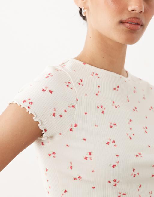 New Look ditsy lettuce edge babylock tee in cream, 2 of 4