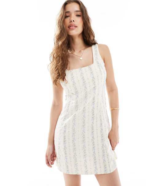 New Look ditsy seersucker mini dress in white pattern - view 1