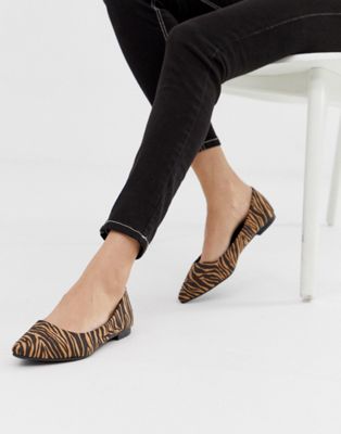 New Look – Djurmönstrade skor med spetsig tå-Sandfärgad