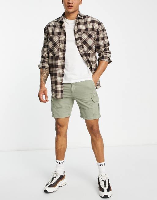New Look – Dopasowane szorty bojówki w kolorze khaki, 4 z 4