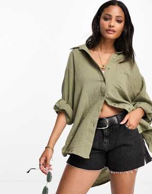 New Look - Doppellagige Oversize-Hemdbluse in Khaki-Grün