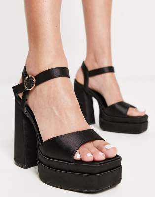 Square toe 2024 heeled sandals